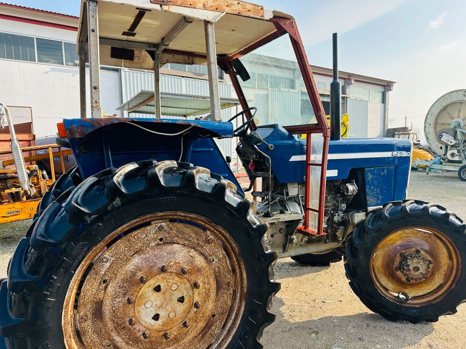 Ebro 85 cai DT, motor 4 pistoane perkins