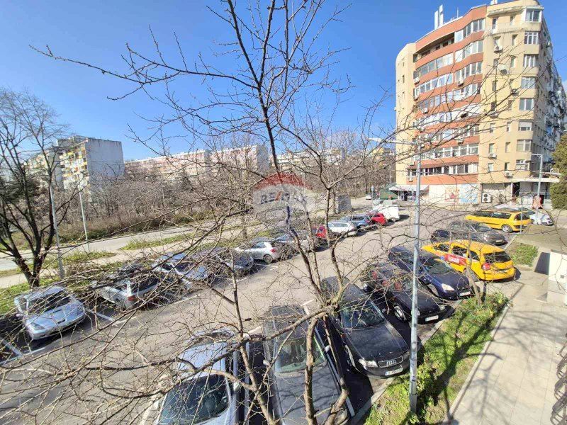 Продава се Двустаен апартамент в Варна, Левски - 59 кв.м за 2611 €/кв.м - Снимка #3