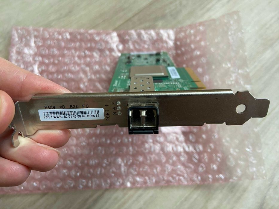 2 бр. HP QLogic QLE2560 – 1-Port 8Gb Fibre Channel PCIe HBA Adapter