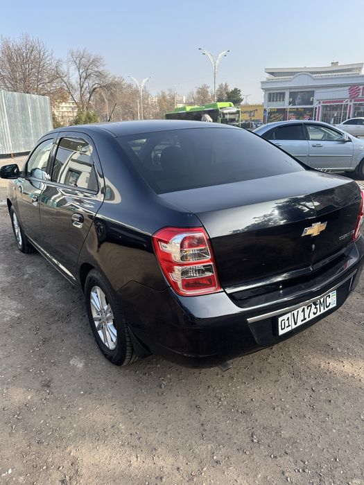 Cobalt sotiladi. 1 ta odam haydagan