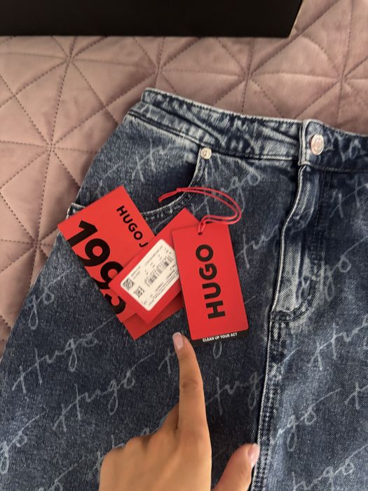 Яке и пола Hugo Boss, Guess блуза