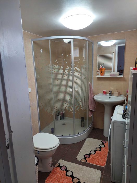 vind casa in curte comuna