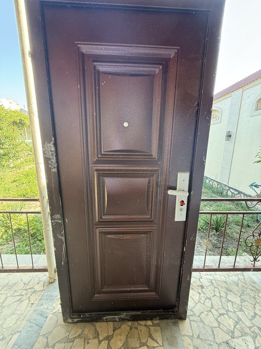 Eshik temirlik holati yangi