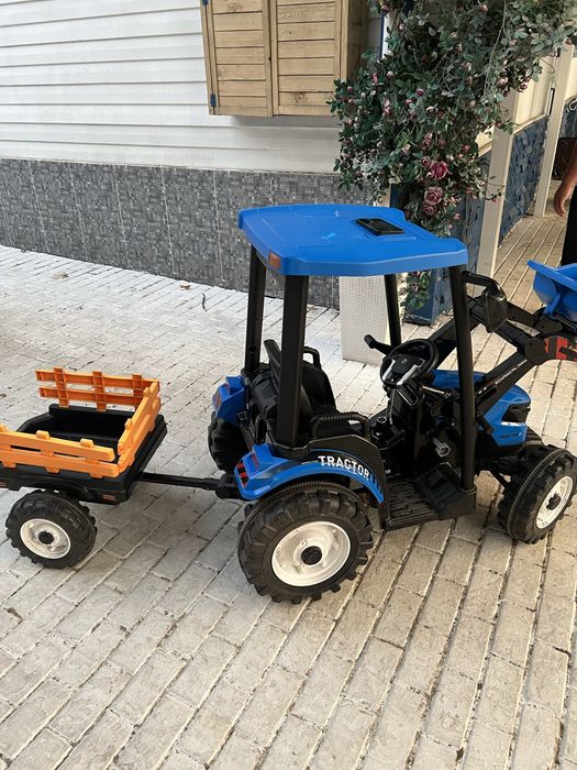 Синий трактор детский