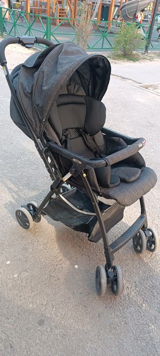 Продам коляску Joie. Срочно!