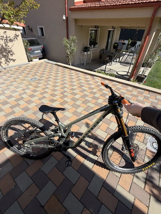 Commencal supreme dh v5 2024 marime L