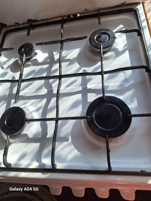 Продам газовую плиту.