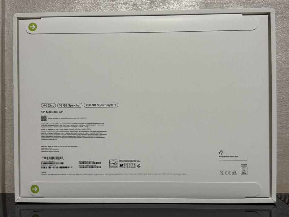 Macbook Air 13 M4 Pret 4000 lei