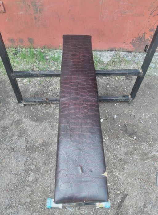 Лежак для жима б/у.