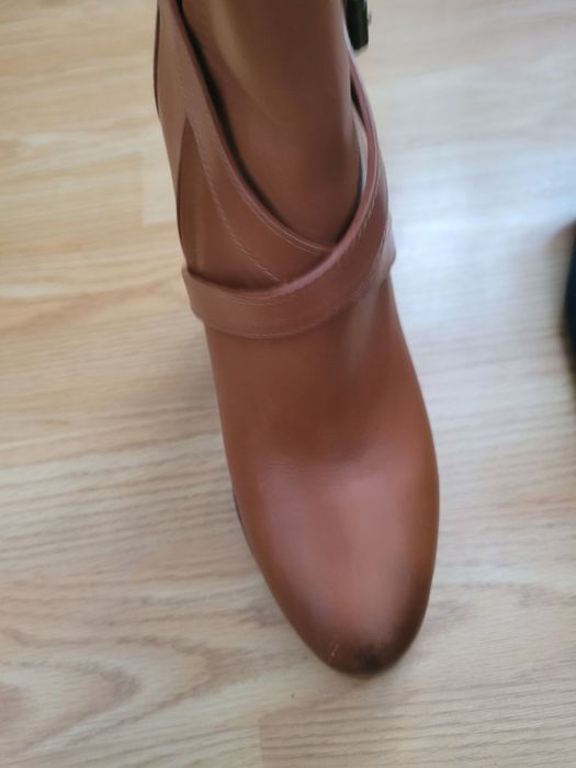 Ботильоны, Италия