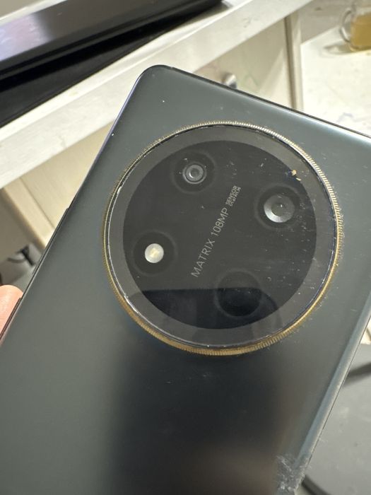 Разбитый телефон Honor