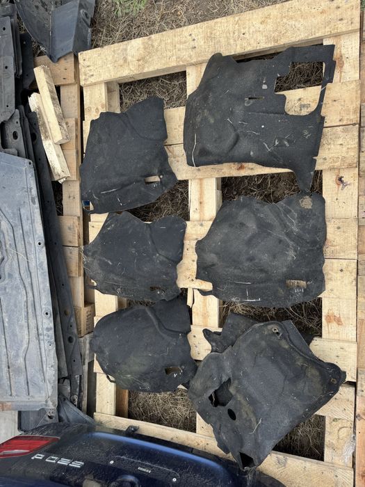 Capac motor scut protectie BMW F10 F11 F20 F30 F01 E90 730d 740d 750d