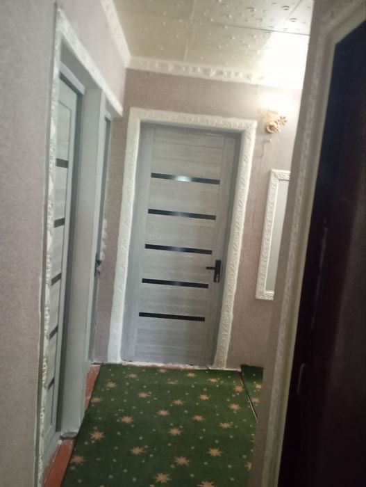 Srochna 3 xonali kvartira sotiladi