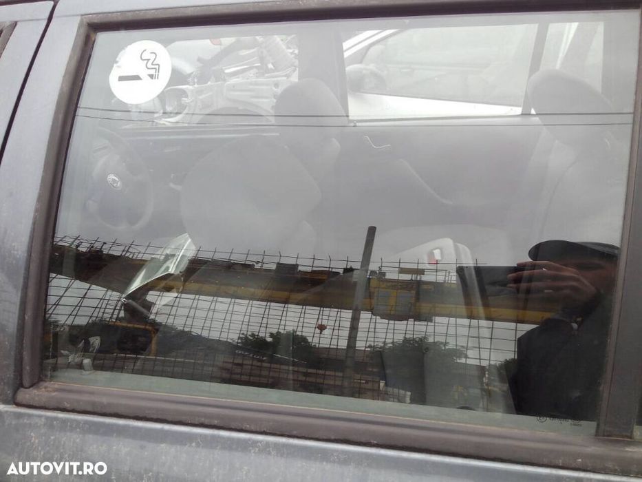 Geam / Sticla Usa / Portiera Stanga Spate Culisant Skoda Octavia 1 Tour Break / Combi 1996 - 2009