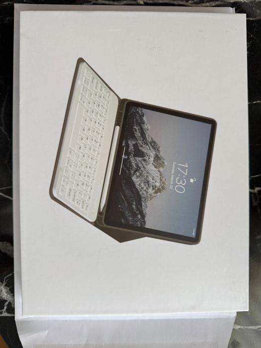 Husa cu tastatura iPad 11 Pro