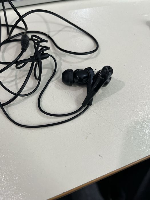 Продав винтажные наушники Sony .