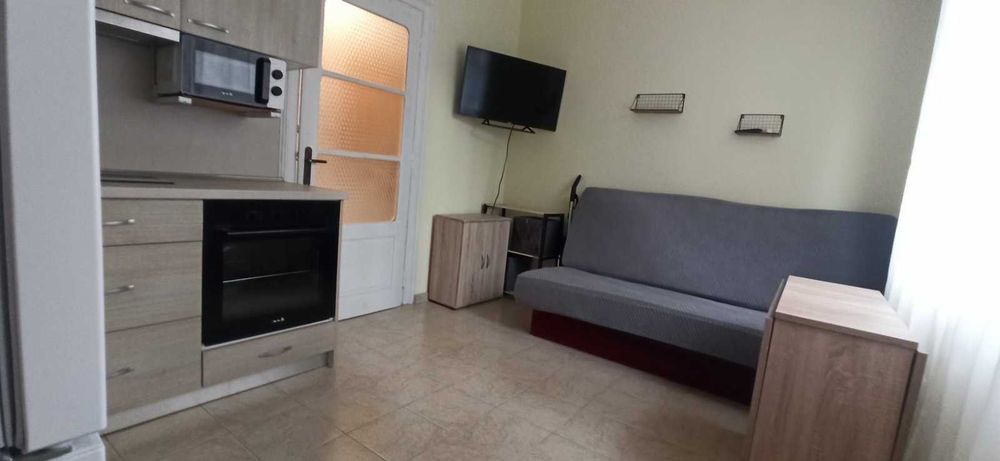 Дава се под наем Тристаен апартамент в Бургас, Център - 65 кв.м за 500 € - Снимка #5