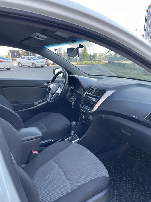 Автомобиль Hyundai Accent HB