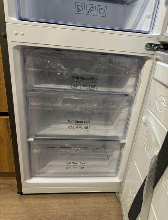 Холодильник Samsung