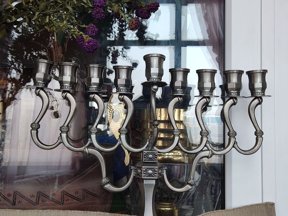 Подсвечник Ханука.9 свечей.