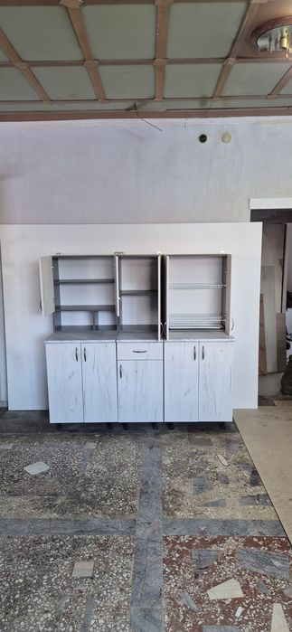 Кухонный гарнитур НОВЫЙ!