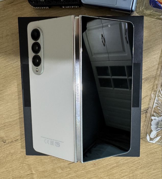 Samsung Galaxy Z Fold 4