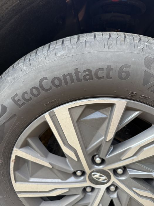 Set Anvelope  vara continental 215 65 17