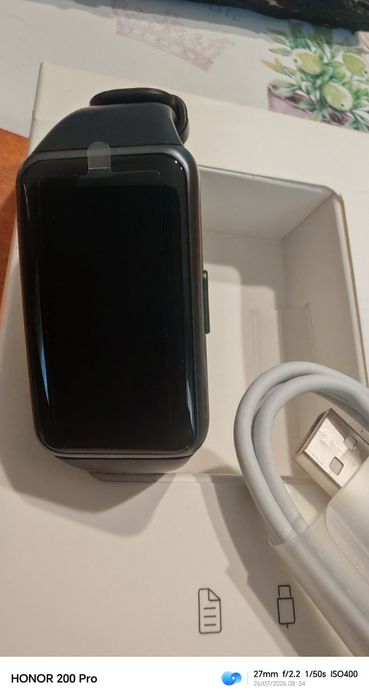Huawei Band 6 чисто нова