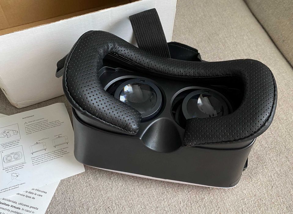 Ochelari VR - care se introduce telefonul in ei