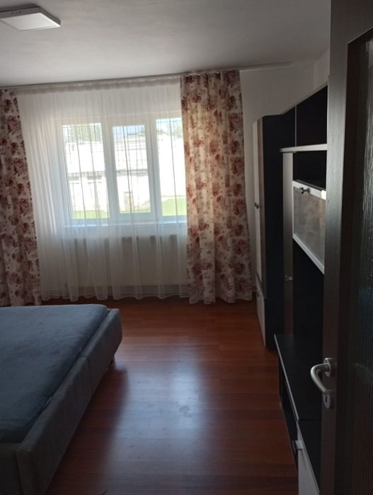 Închiriez garsoniera in Roman ET1 str Mihai Viteazu vizavi de kaufland cu vedere la strada