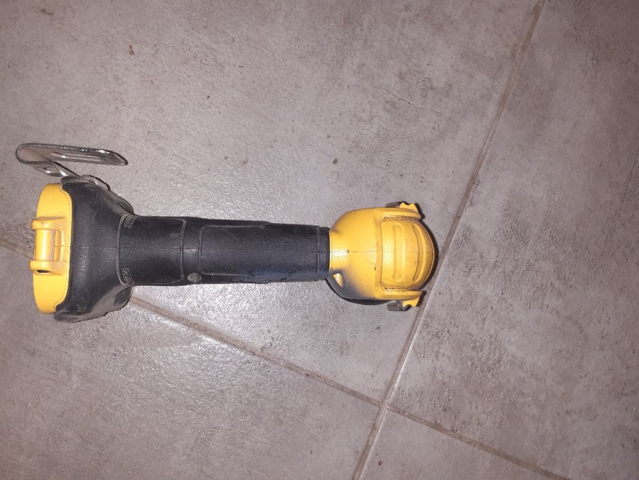 Lanterna led Dewalt DCL 040