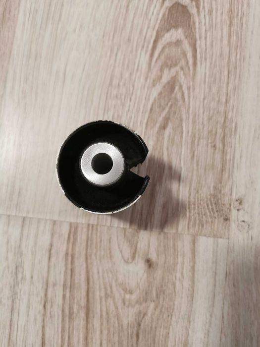 Bucși noi basculă  de jos, punte spate Bmw E 60 Lemforder  originale