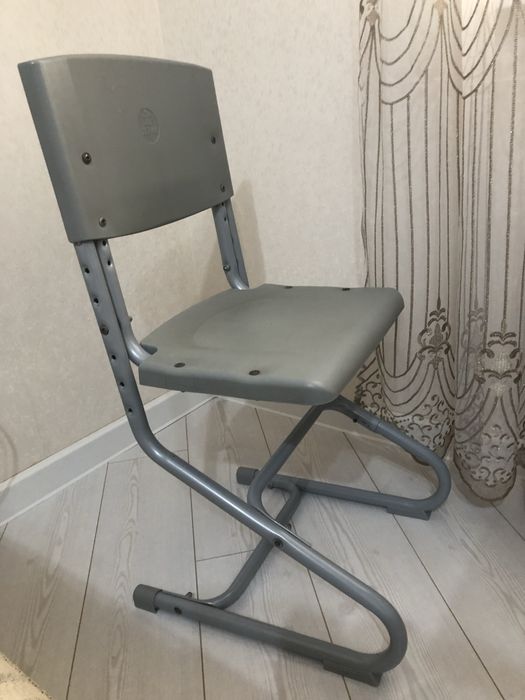 Письменый стол и стул