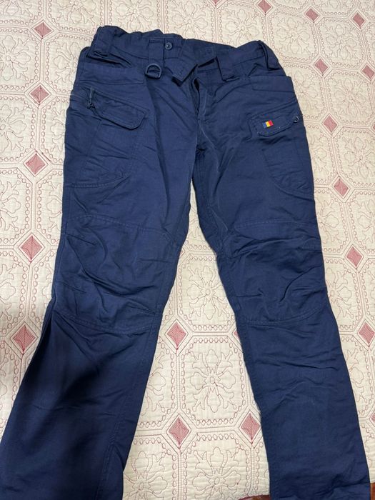 Vând  Pantalon Uniforma Politie