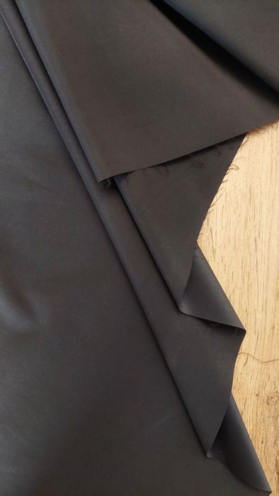 Продам плащевые ткани. Черная, айвори