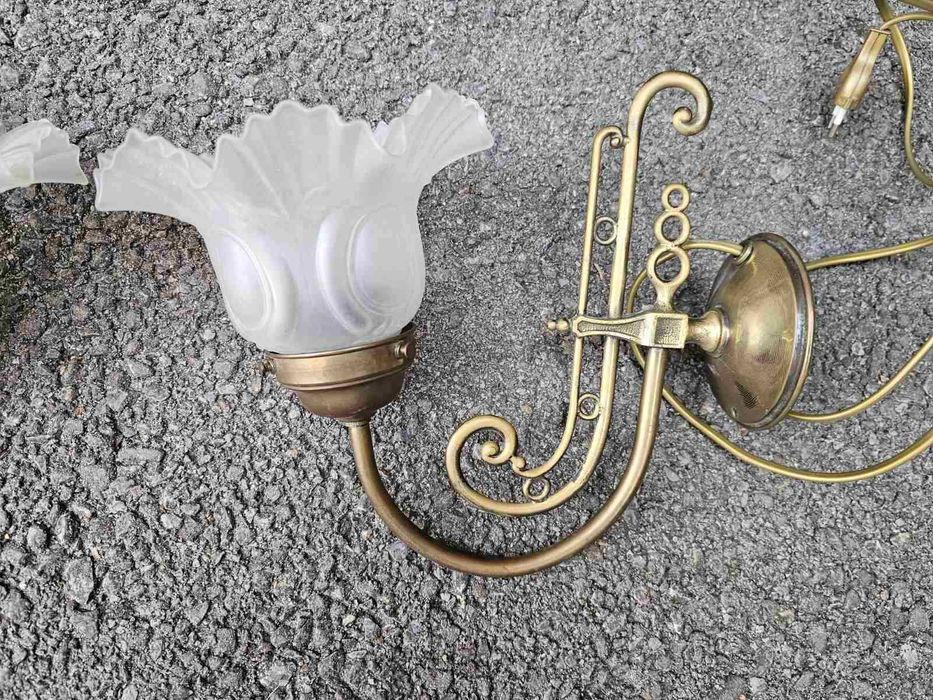 Шкаф с дърворезба