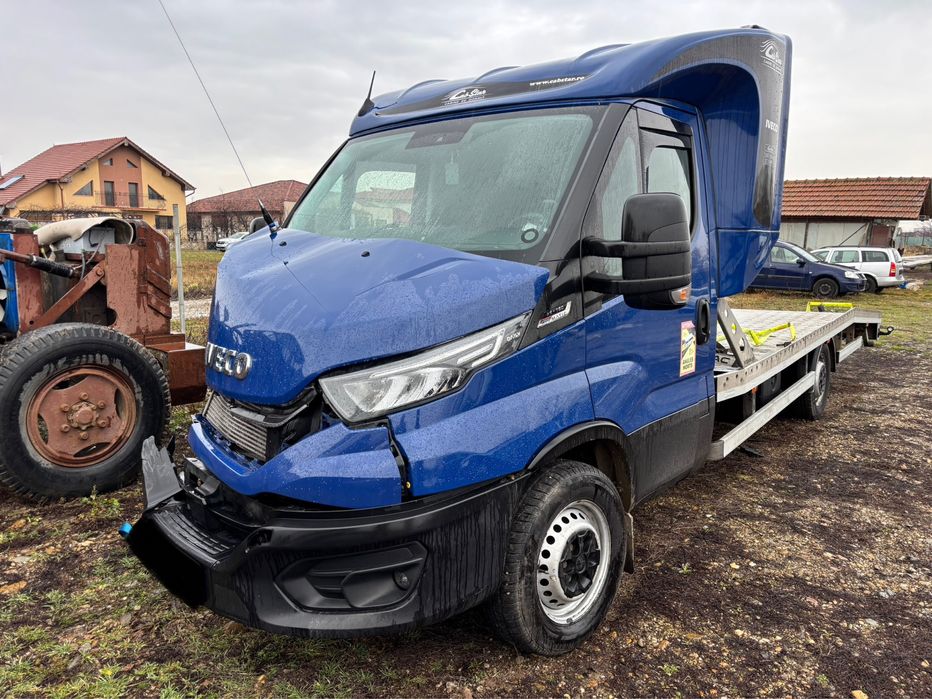 Autoplatforma iveco daily 2024 / AVARIAT