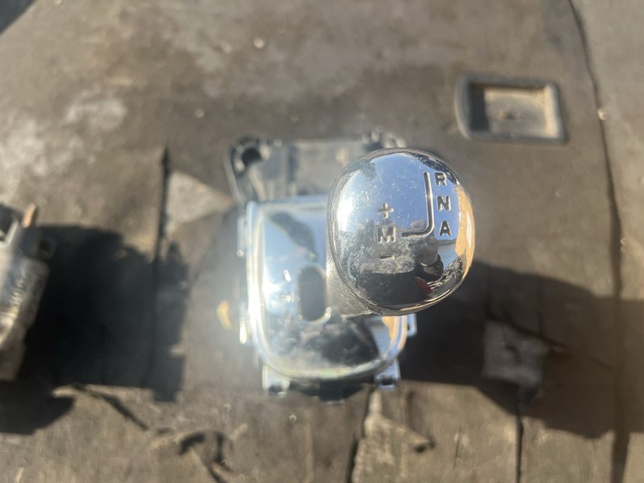 Селектор избирач топка за скорости автомат за Peugeot 2008 1,6hdi