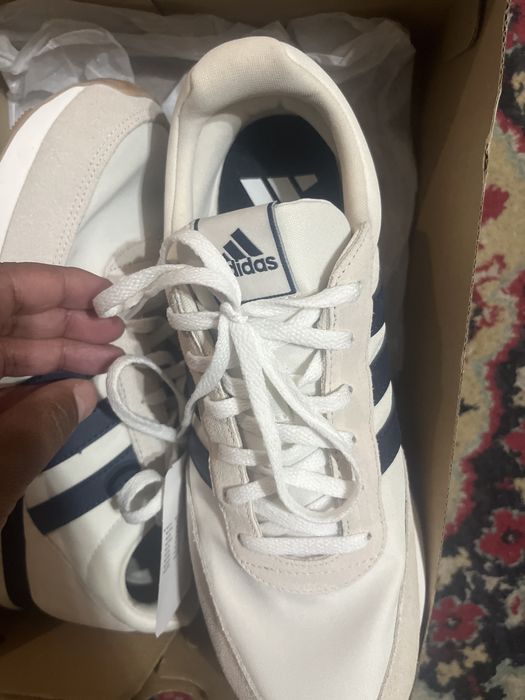 Кроссовки адидас