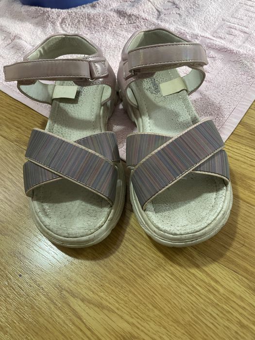 Сандалии детские Срочно