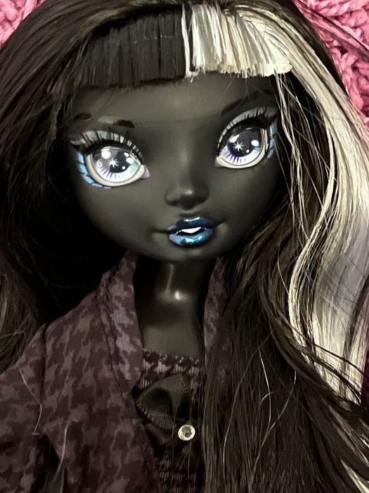 Rainbow high Shadow high  кукла Шанель Оникс