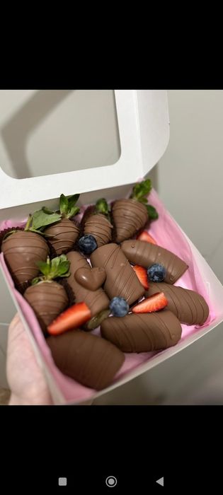 Клубника в шоколаде Киндер боксы