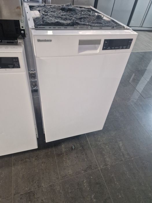 Съдомиялна 45 см Blomberg Point