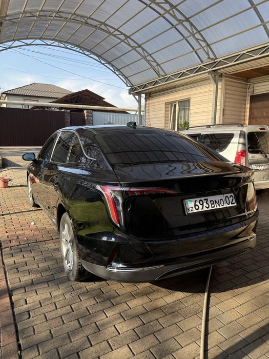 Hongqi EQM5 в аренду