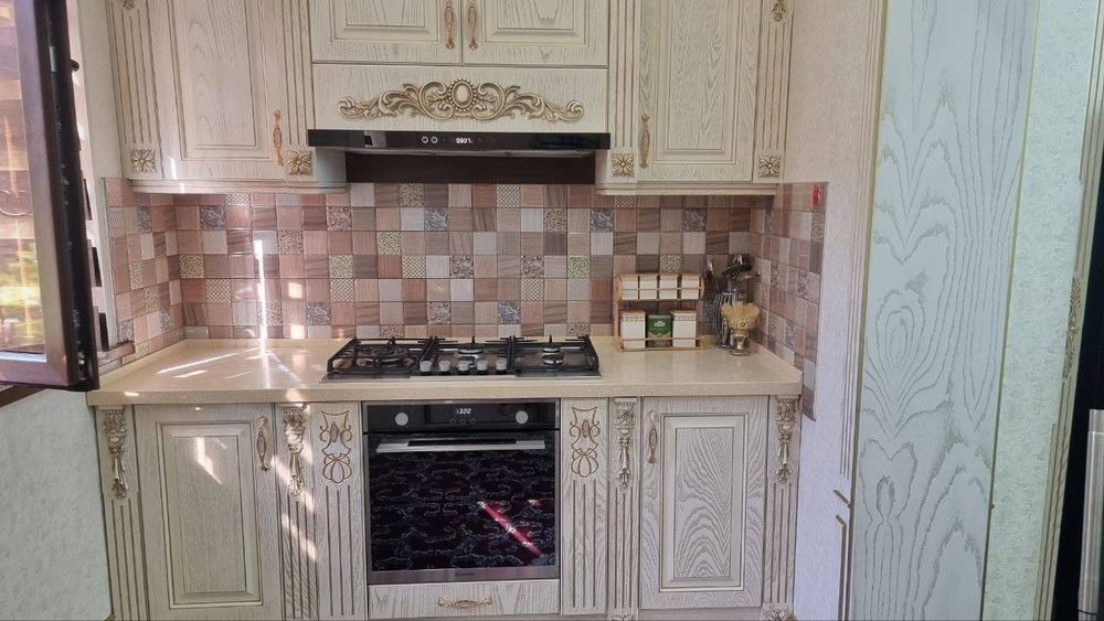 Продаётся Учтепа 25 4комн. 2 этаж.