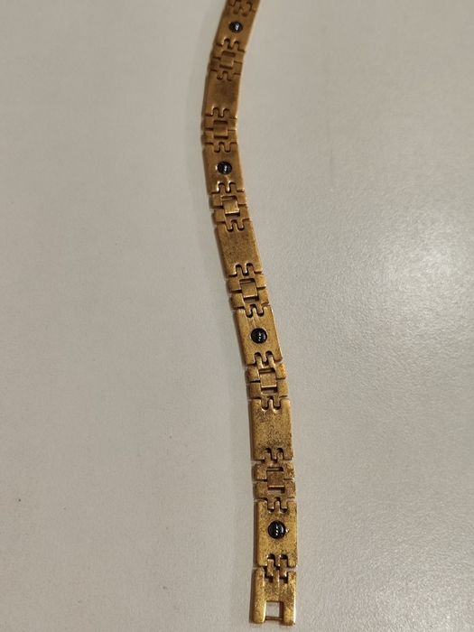 Магнитный браслет