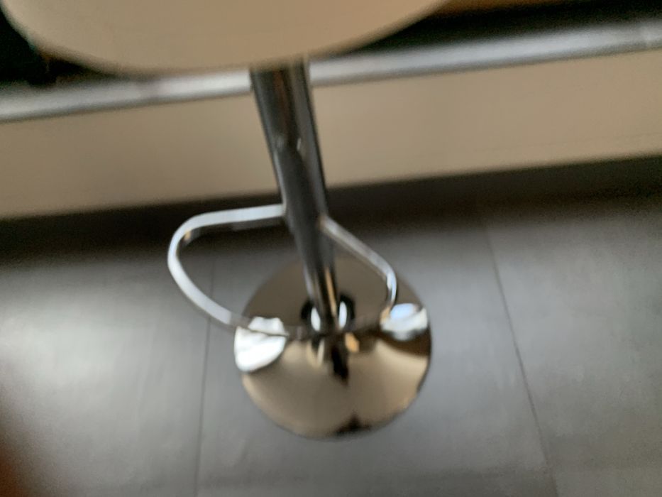 Бар Стол Киев  с 24м гаранция и безплатна доставка до офис