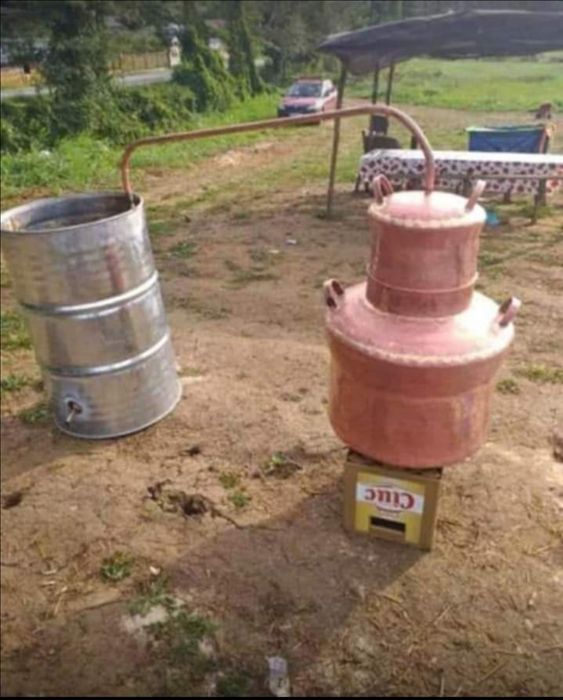 Vând cazan de făcut tuica din cupru alimentar de 86 litri din cupru al