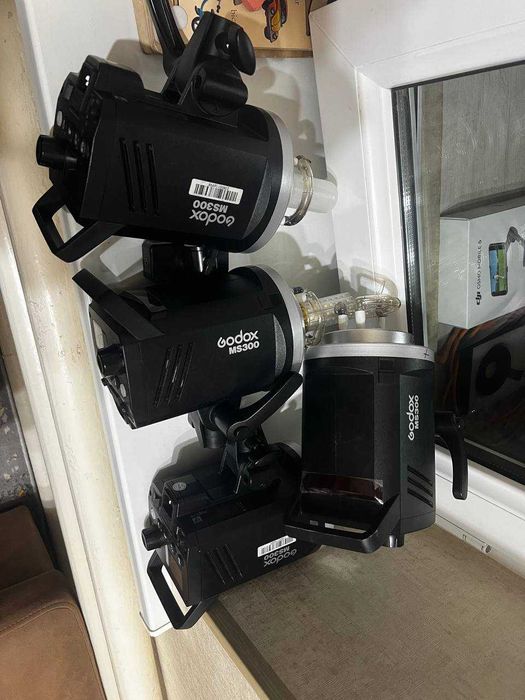 Вспышка студийная Godox MS300 4шт, все за 200$