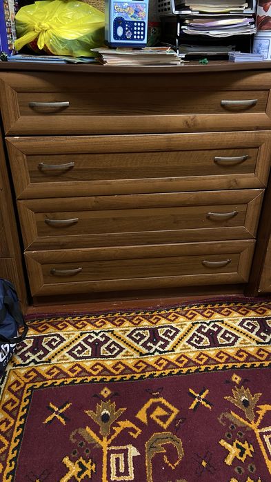 Продам стенку / шкаф и комод